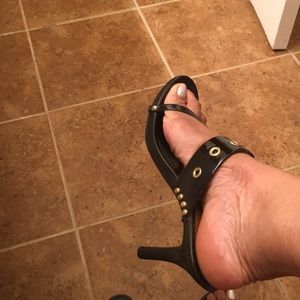 Amanda heels